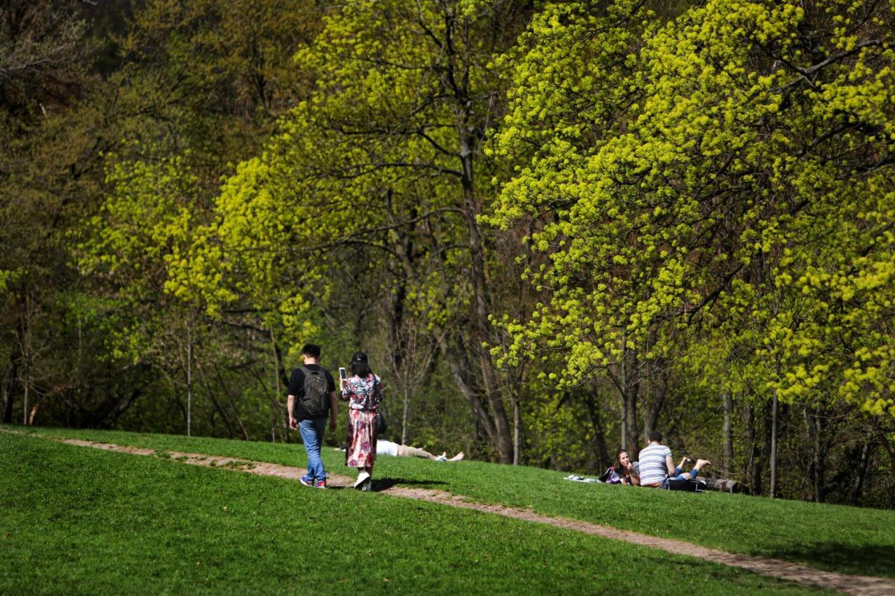 Panoramic Comfort In The Luxurious Green District! Budapest Eksteriør bilde