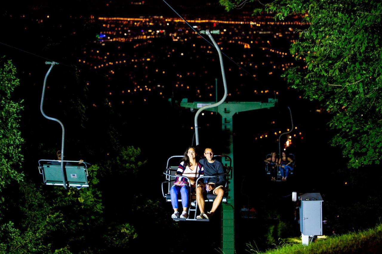 Panoramic Comfort In The Luxurious Green District! Budapest Eksteriør bilde